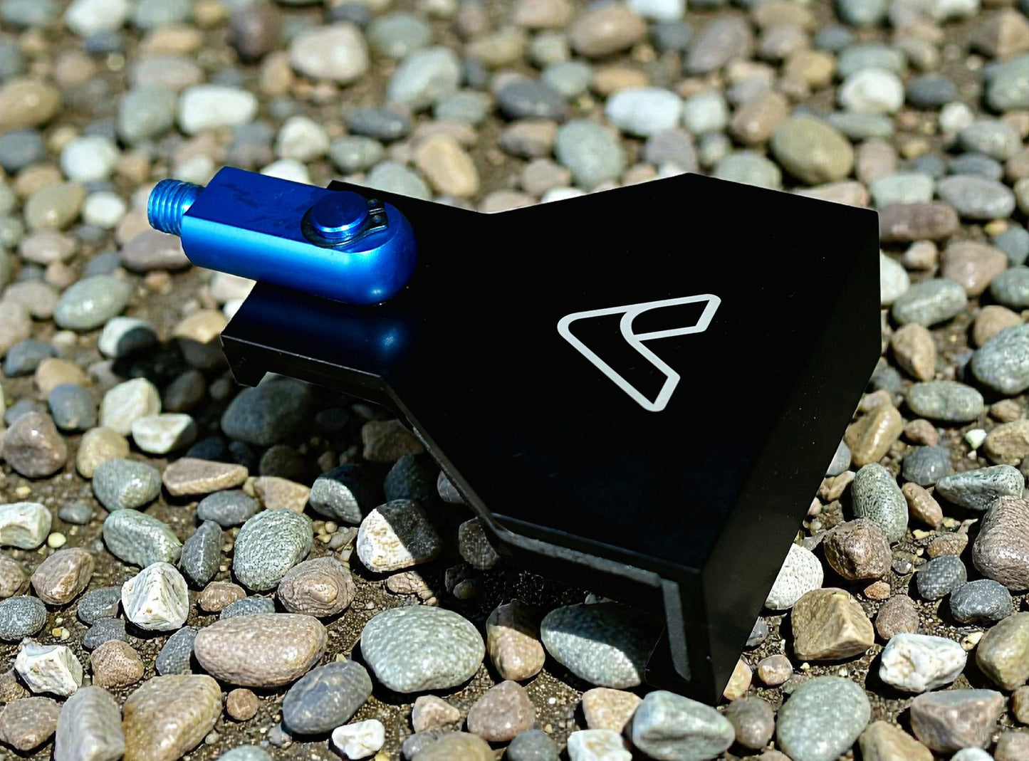 Boat Lifting Hook & Dark Camo Pouch