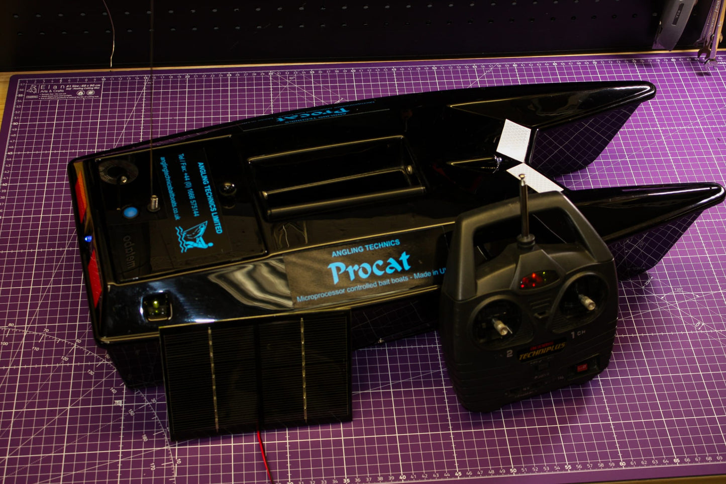Procat MK1 Bait Boat + Solar Panel