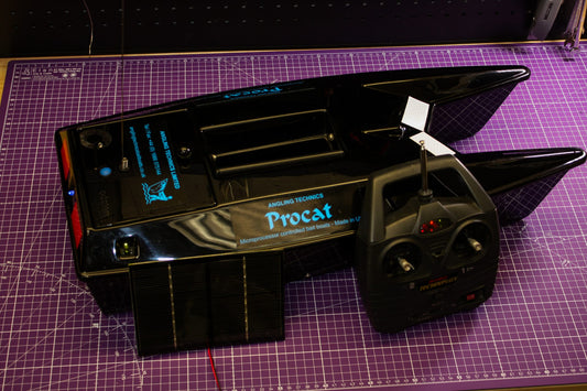 Procat MK1 Bait Boat + Solar Panel