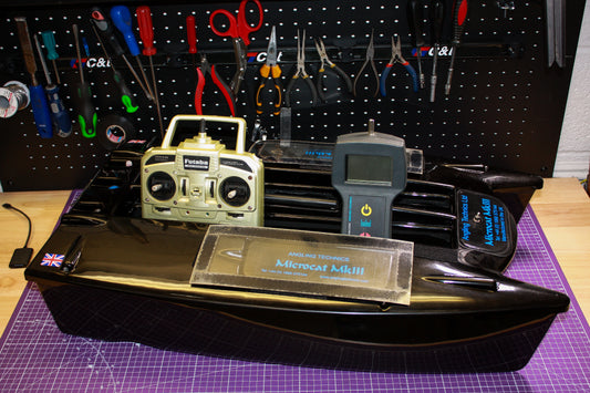 Microcat MK3 Bait Boat & Fulcrum Echo Sounder